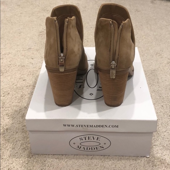 Steve Madden Camryn Bootie - Picture 4 of 9